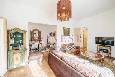 Moradia T5 para Venda em Carcavelos e Parede