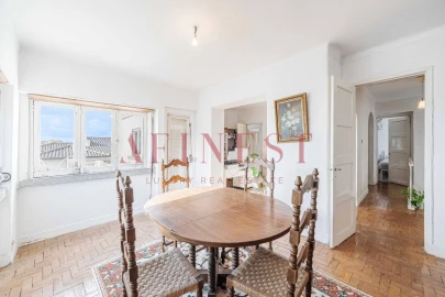 Moradia T5 para Venda em Carcavelos e Parede