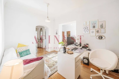 Moradia T5 para Venda em Carcavelos e Parede