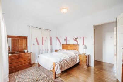 Moradia T5 para Venda em Carcavelos e Parede