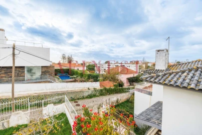 Moradia T5 para Venda em Carcavelos e Parede