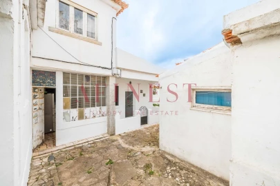 Moradia T5 para Venda em Carcavelos e Parede