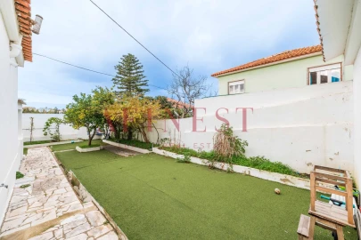 Moradia T5 para Venda em Carcavelos e Parede