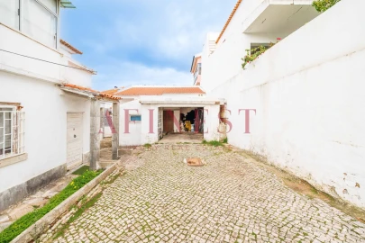 Moradia T5 para Venda em Carcavelos e Parede