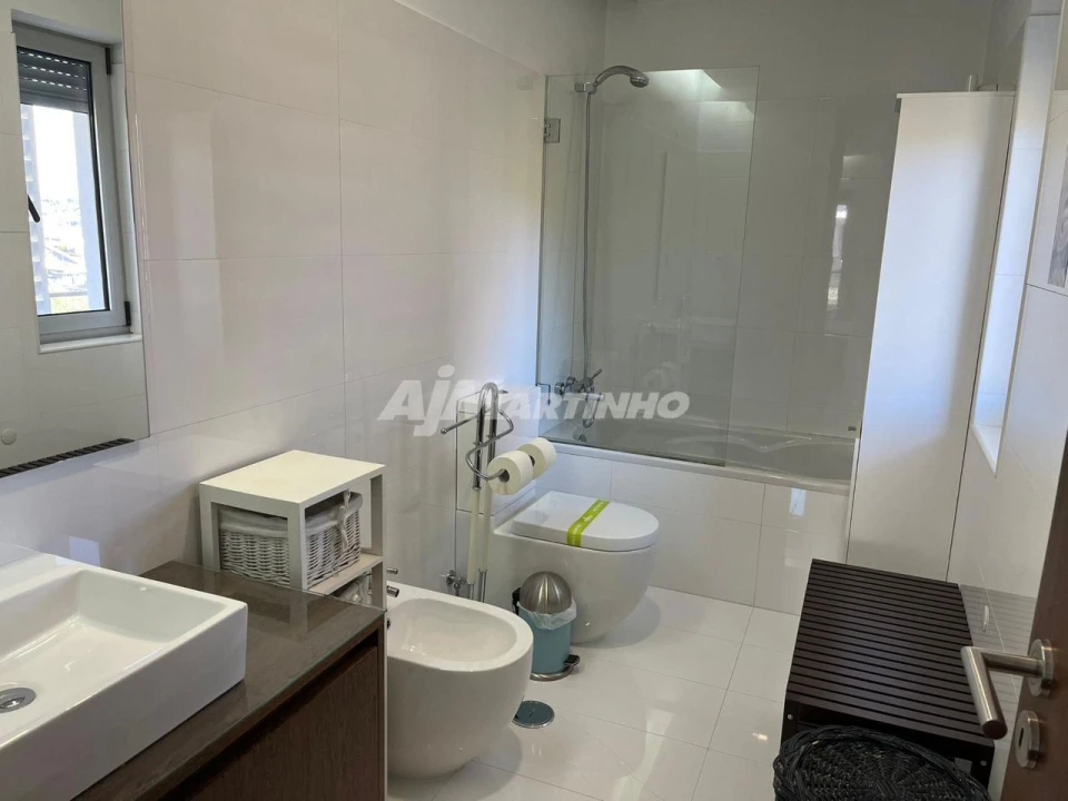 Apartamento T2 para Arrendamento em Nogueira, Fraião e Lamaçães Foto 17