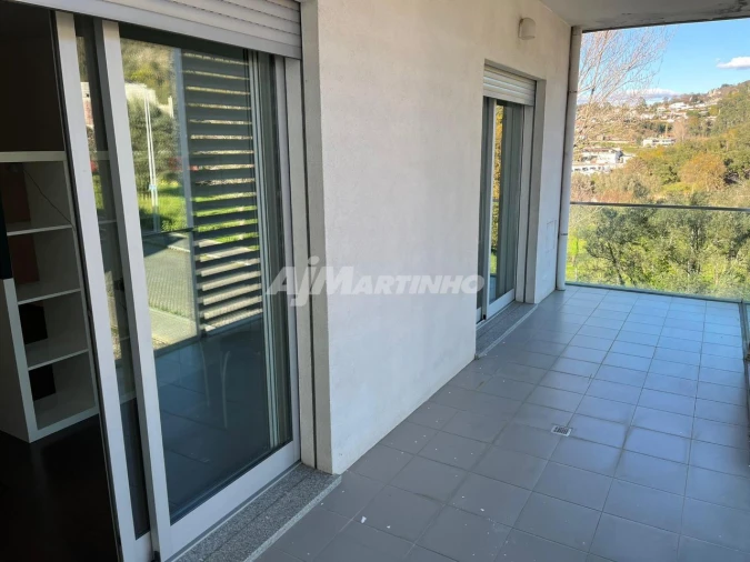 Apartamento T2 para Arrendamento em Nogueira, Fraião e Lamaçães Foto 14