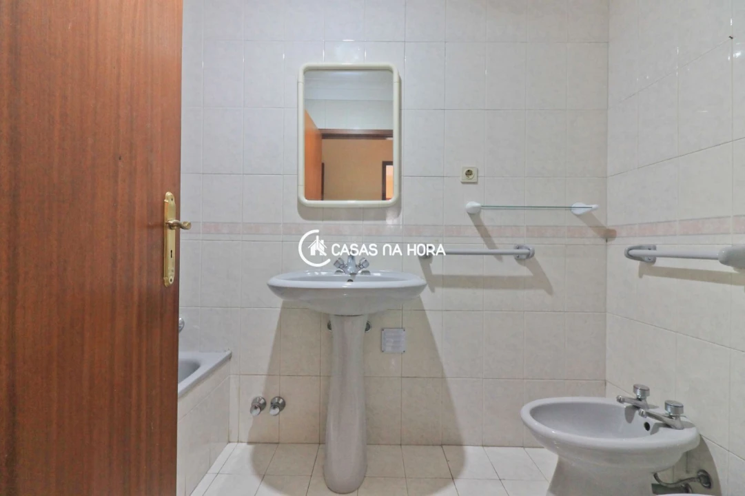 Apartamento T2 para Arrendamento em Aldoar, Foz do Douro e Nevogilde Foto 5