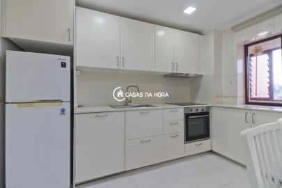Apartamento T2 para Arrendamento em Aldoar, Foz do Douro e Nevogilde