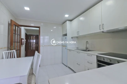Apartamento T2 para Arrendamento em Aldoar, Foz do Douro e Nevogilde