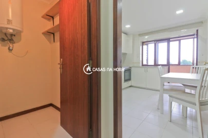 Apartamento T2 para Arrendamento em Aldoar, Foz do Douro e Nevogilde