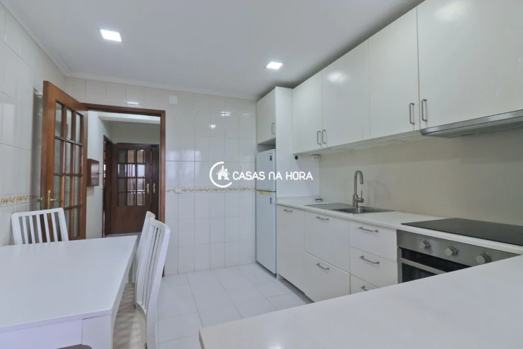 Apartamento T2 para Arrendamento em Aldoar, Foz do Douro e Nevogilde Foto 17