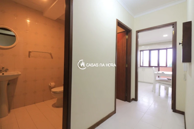 Apartamento T2 para Arrendamento em Aldoar, Foz do Douro e Nevogilde Foto 22