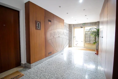 Apartamento T4 para Venda em Eiras e São Paulo de Frades