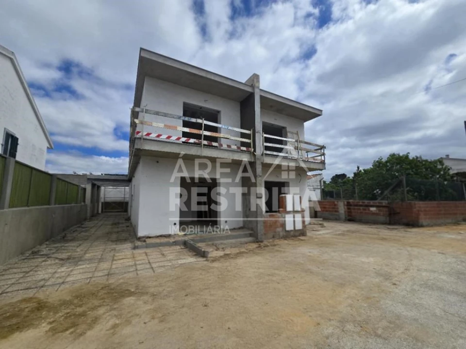 Moradia T3 para Venda em Fernao Ferro Foto 1