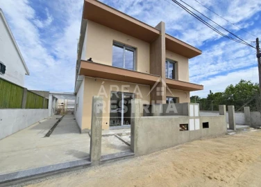 Moradia T3 para Venda em Fernao Ferro