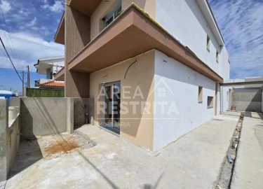 Moradia T3 para Venda em Fernao Ferro