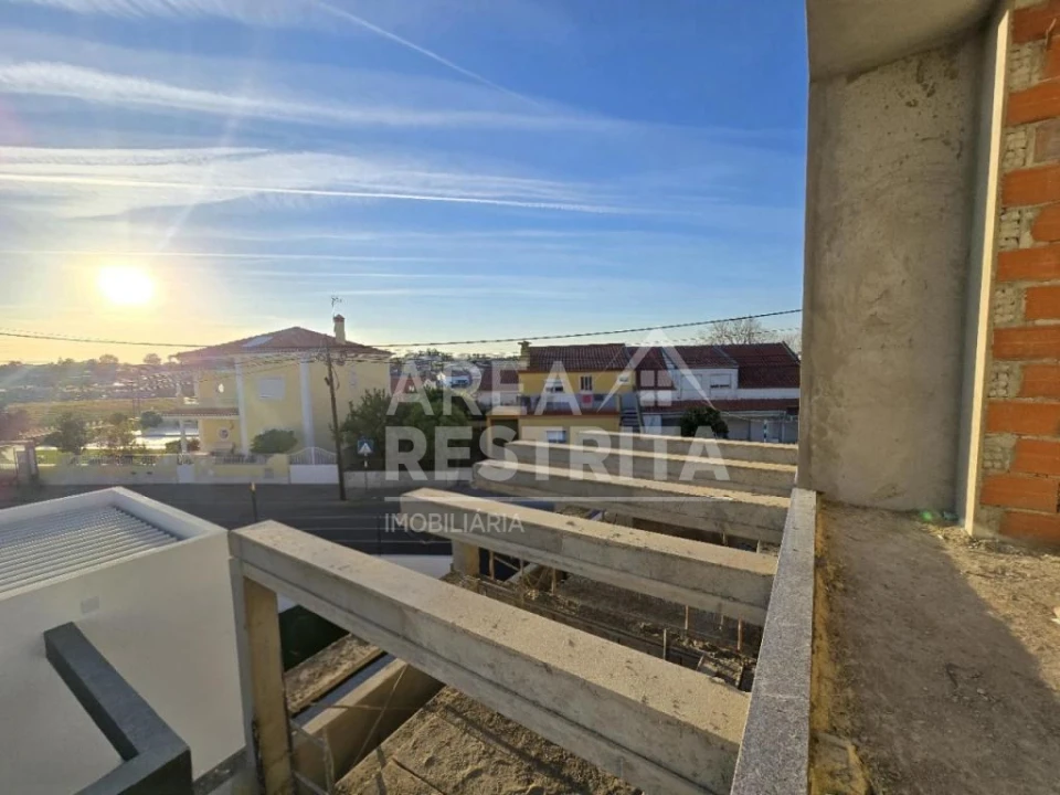 Moradia T3 para Venda em Fernao Ferro Foto 24