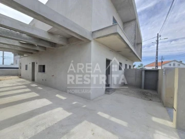 Moradia T3 para Venda em Fernao Ferro