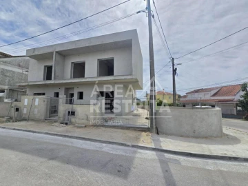 Moradia T3 para Venda em Fernao Ferro