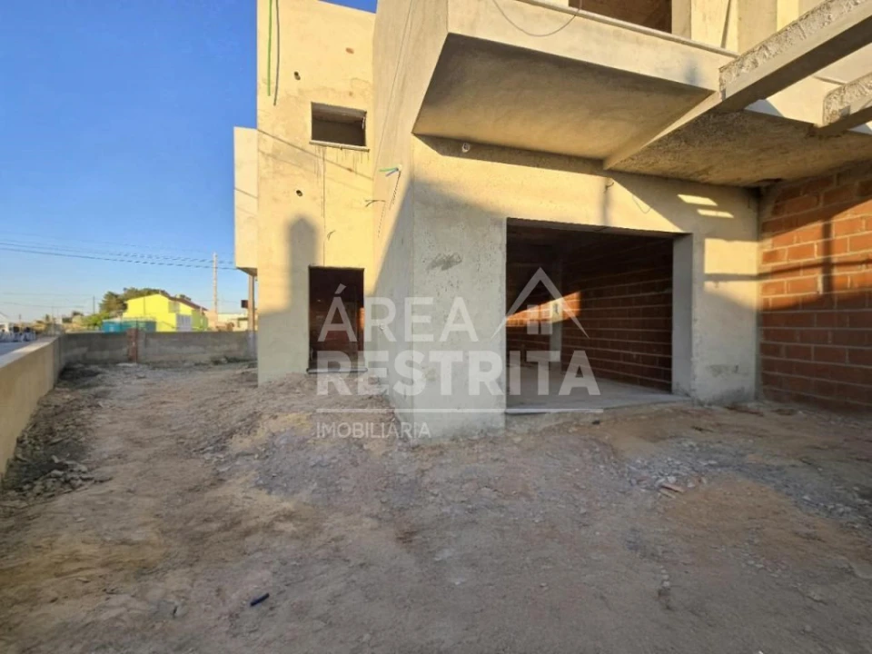 Moradia T4 para Venda em Fernao Ferro Foto 1