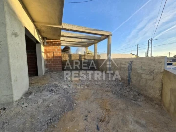 Moradia T4 para Venda em Fernao Ferro