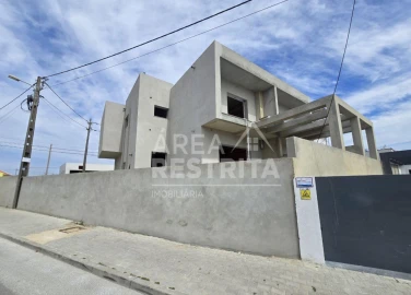 Moradia T4 para Venda em Fernao Ferro