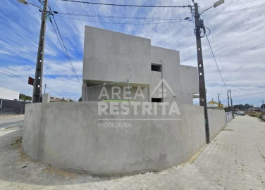 Moradia T4 para Venda em Fernao Ferro
