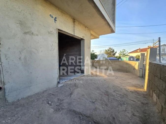 Moradia T4 para Venda em Fernao Ferro Foto 4