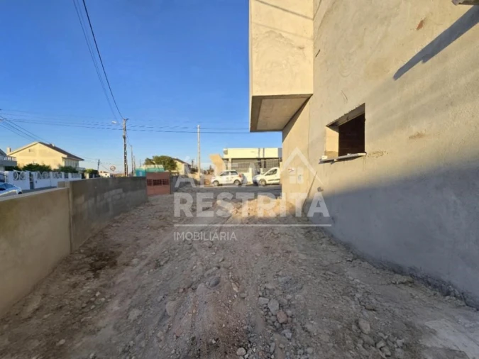 Moradia T4 para Venda em Fernao Ferro Foto 7