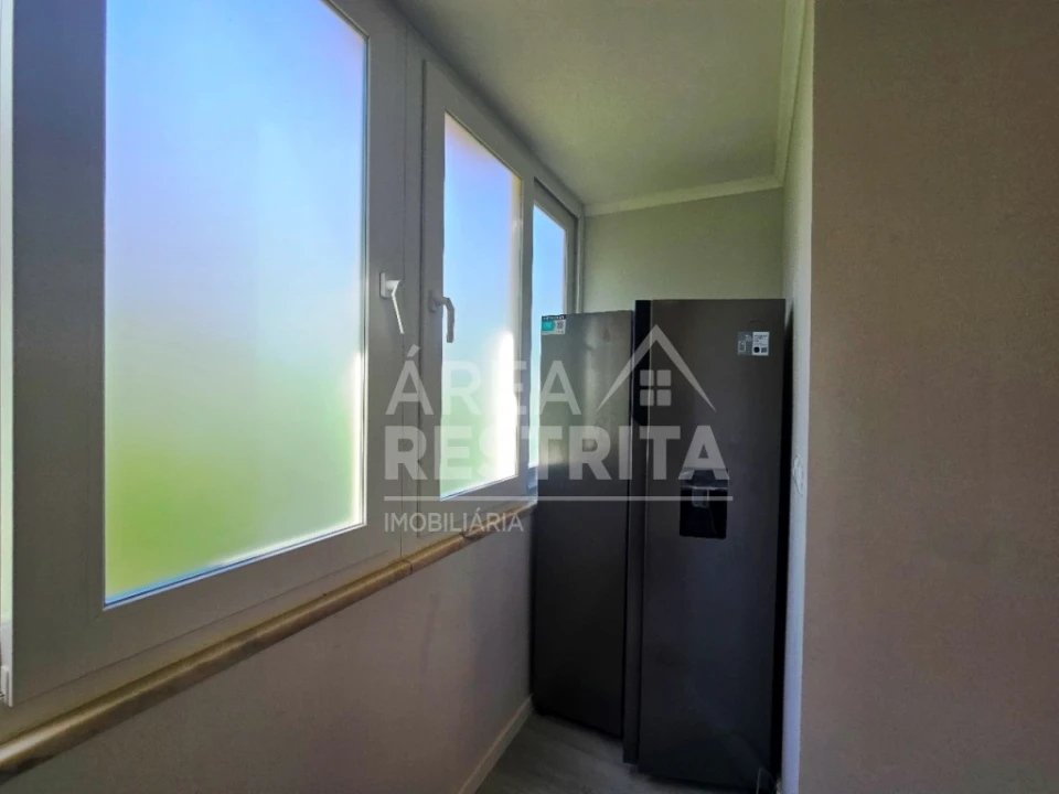 Apartamento T2 para Venda em Benfica Foto 2
