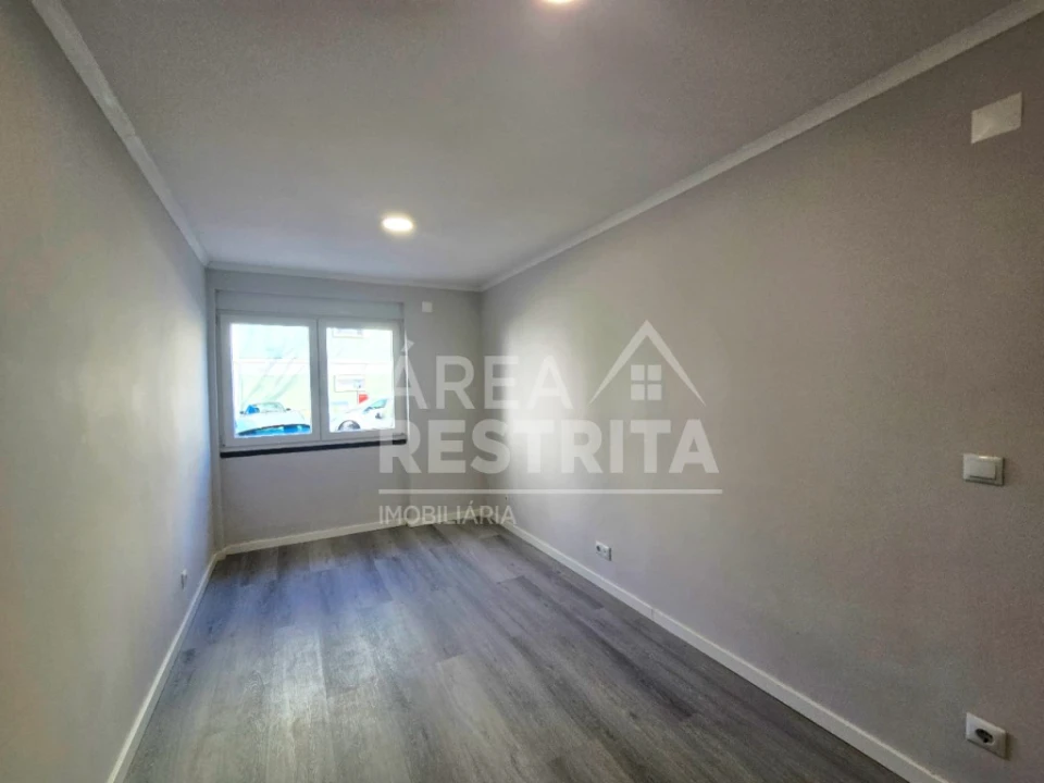 Apartamento T2 para Venda em Benfica Foto 4