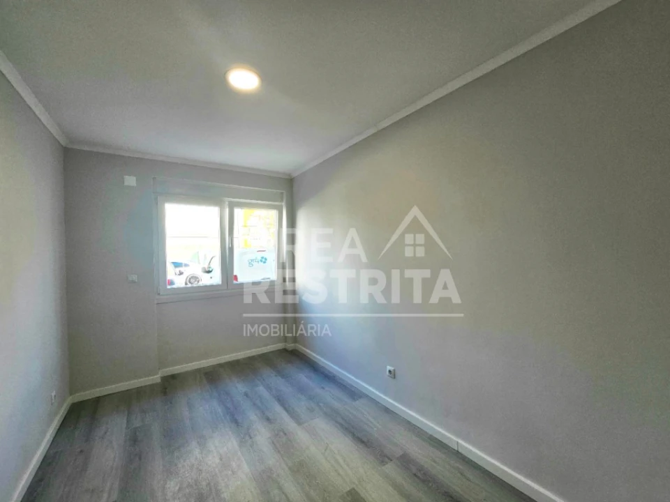 Apartamento T2 para Venda em Benfica Foto 7
