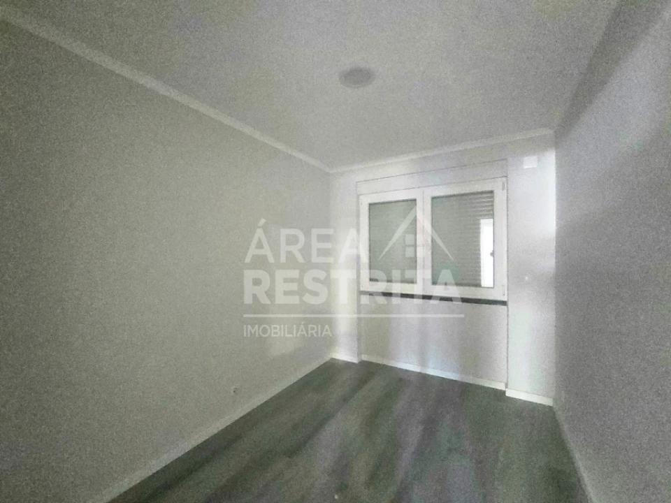 Apartamento T2 para Venda em Benfica Foto 10