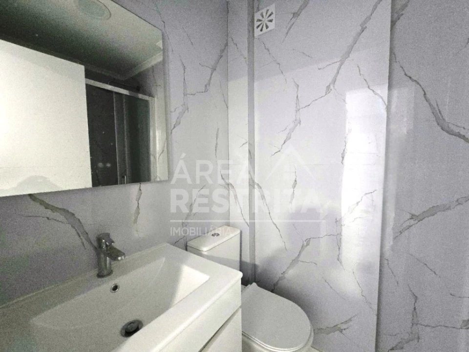 Apartamento T2 para Venda em Benfica Foto 11