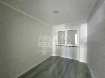 Apartamento T2 para Venda em Benfica