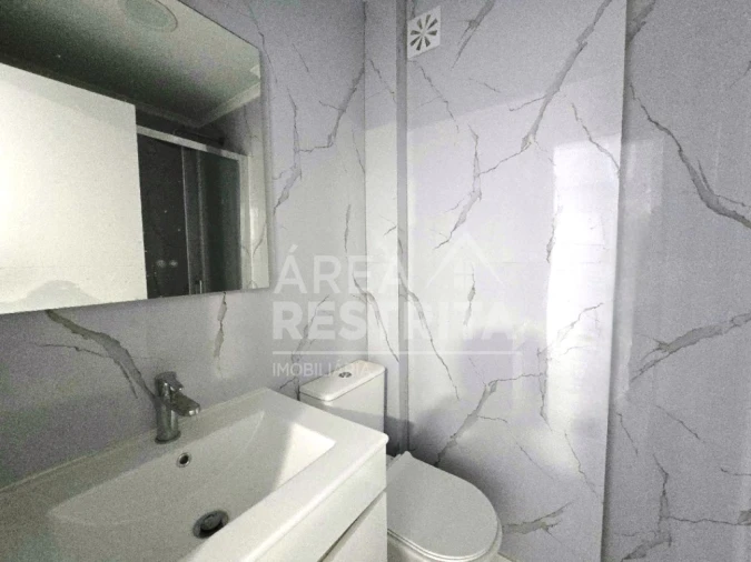 Apartamento T2 para Venda em Benfica Foto 11