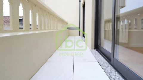 Apartamento T4 para Venda em Póvoa de Varzim, Beiriz e Argivai
