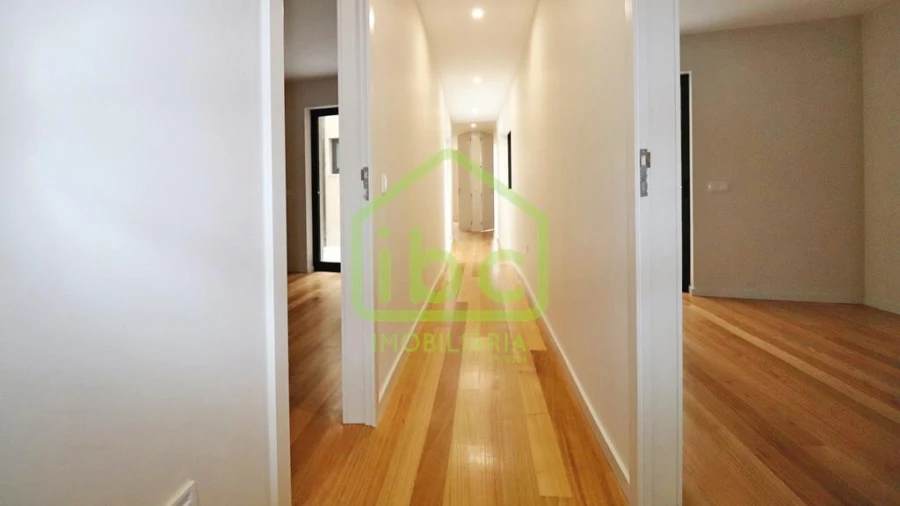 Apartamento T4 para Venda em Póvoa de Varzim, Beiriz e Argivai Foto 3