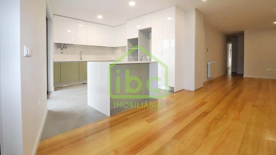 Apartamento T4 para Venda em Póvoa de Varzim, Beiriz e Argivai