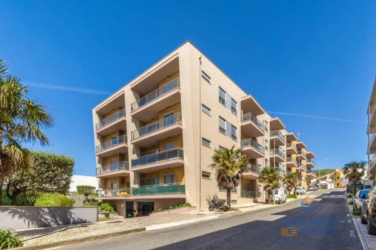 Apartamento T2 para Venda em São Martinho do Porto Foto 2