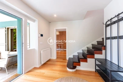 Moradia T6 para Arrendamento em Carcavelos e Parede