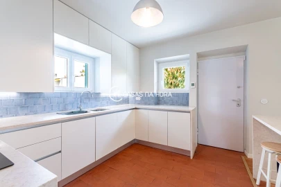 Moradia T6 para Arrendamento em Carcavelos e Parede