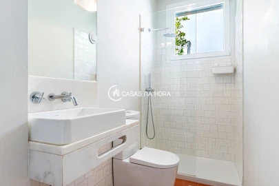 Moradia T6 para Arrendamento em Carcavelos e Parede