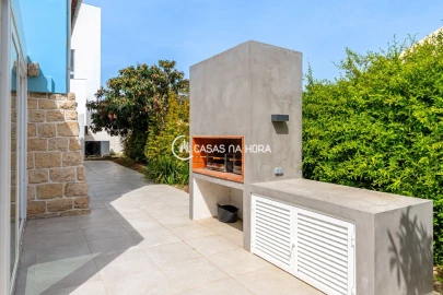 Moradia T6 para Arrendamento em Carcavelos e Parede