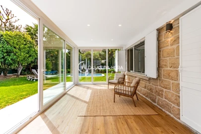 Moradia T6 para Arrendamento em Carcavelos e Parede