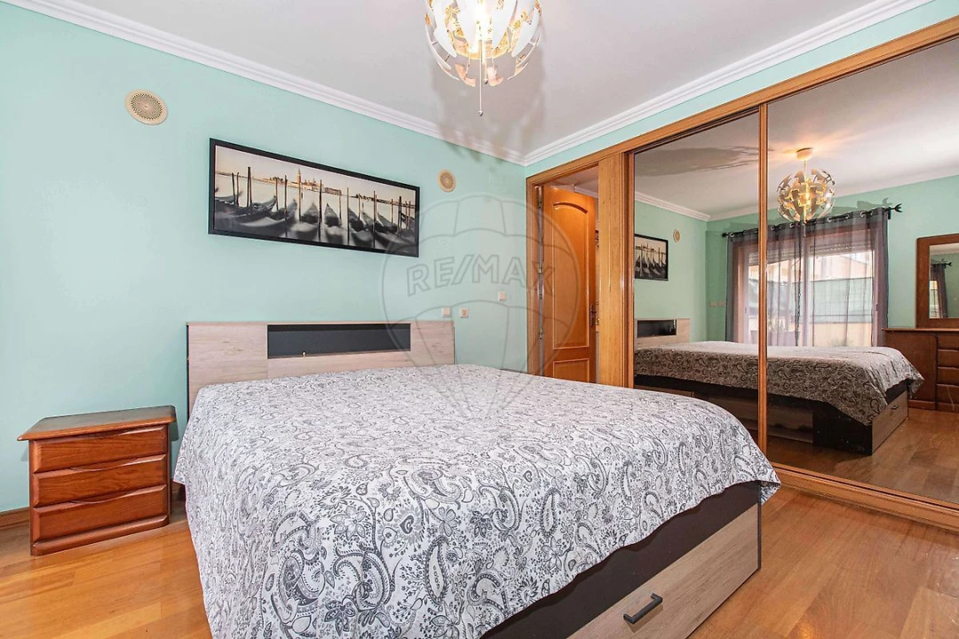 Apartamento T2 para Venda em São Domingos de Rana Foto 5