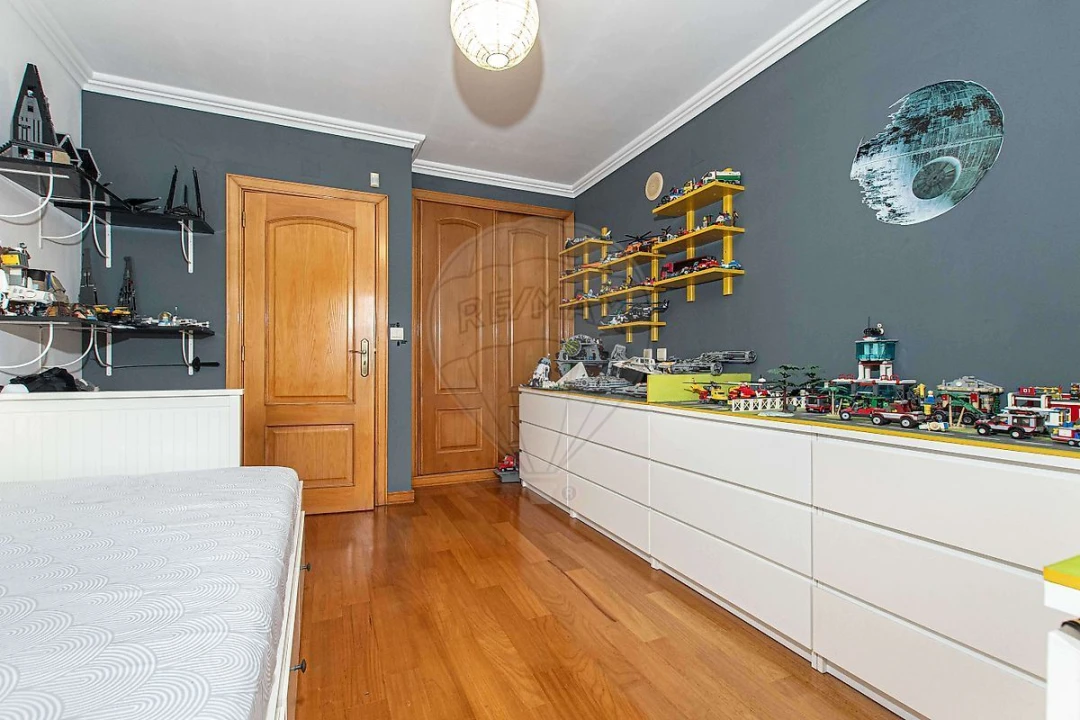 Apartamento T2 para Venda em São Domingos de Rana Foto 9