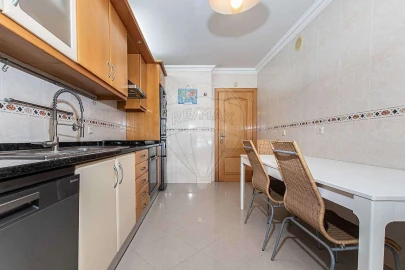 Apartamento T2 para Venda em São Domingos de Rana