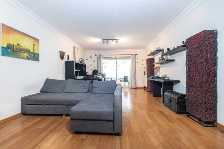 Apartamento T2 para Venda em São Domingos de Rana Foto 2