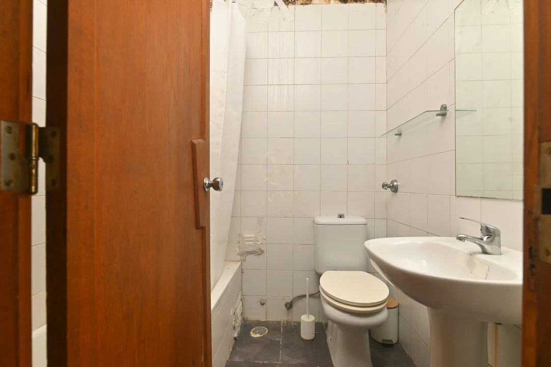 Apartamento T1 para Venda em Campolide Foto 12